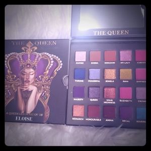 The queen Eloise eyeshadow pallete